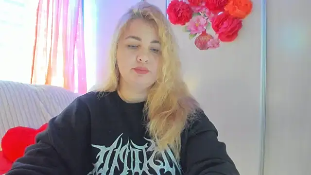 Snapshot of CoraSwon chatting on 03/11/25, 09:56 CoraSwon online show from 03/11/25, 09:56