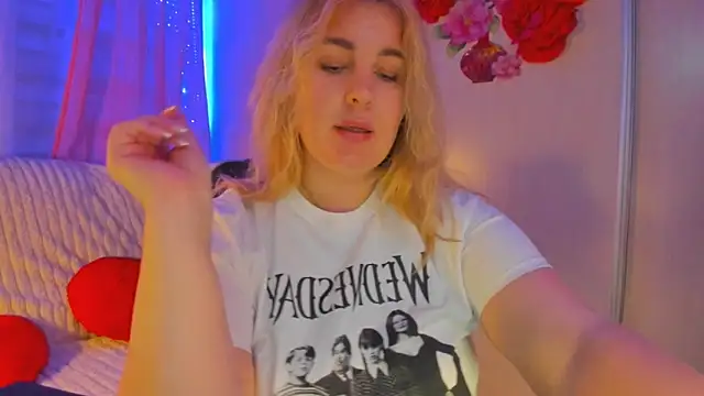 Snapshot of CoraSwon chatting on 03/11/25, 04:18 CoraSwon online show from 03/11/25, 04:18