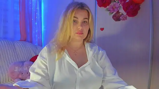 Snapshot of CoraSwon chatting on 03/15/25, 07:05 CoraSwon online show from 03/15/25, 07:05