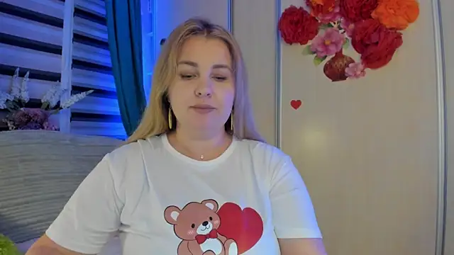 Snapshot of CoraSwon chatting on 09/27/25, 06:13 CoraSwon online show from 09/27/25, 06:13