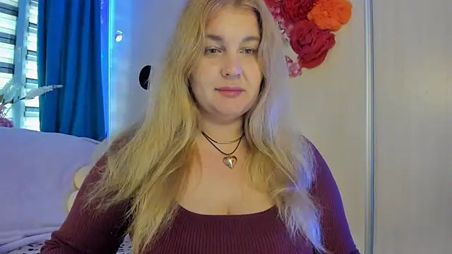 Snapshot of CoraSwon chatting on 10/15/25, 06:46 CoraSwon online show from 10/15/25, 06:46