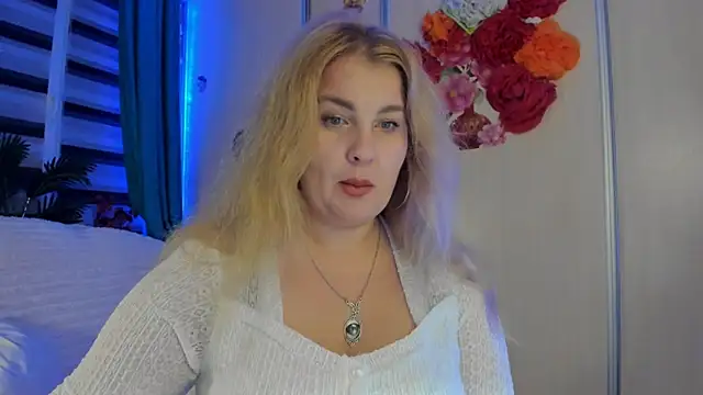 Snapshot of CoraSwon chatting on 10/17/25, 05:59 CoraSwon online show from 10/17/25, 05:59