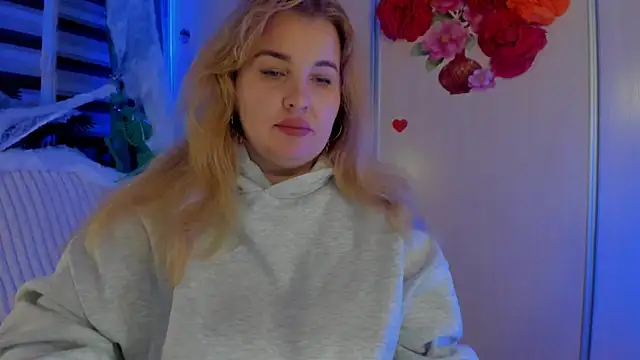 Snapshot of CoraSwon chatting on 11/02/25, 10:23 CoraSwon online show from 11/02/25, 10:23