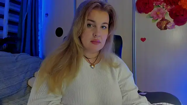 Snapshot of CoraSwon chatting on 11/13/25, 10:08 CoraSwon online show from 11/13/25, 10:08