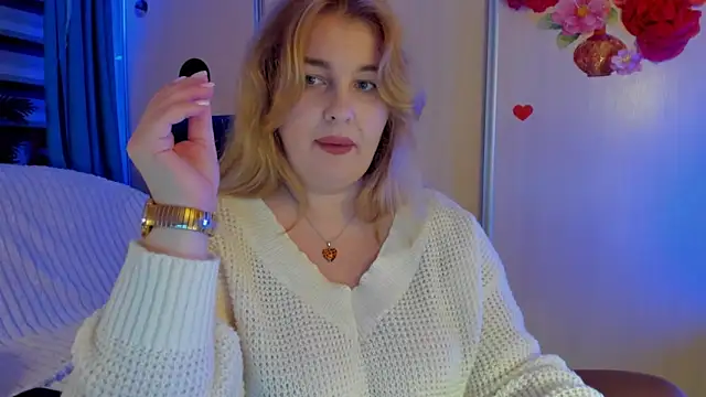 Snapshot of CoraSwon chatting on 11/21/25, 06:06 CoraSwon online show from 11/21/25, 06:06