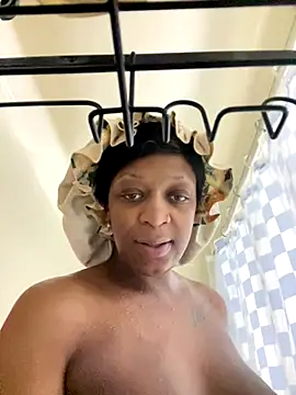 KLoveeee online show from 12/14/25, 07:29