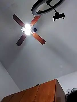 littlebrunett online show from 02/10/25, 12:18