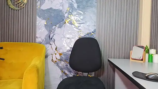 Snapshot of GianellaCox_ chatting on 02/07/26, 12:42 GianellaCox online show from 02/07/26, 12:42