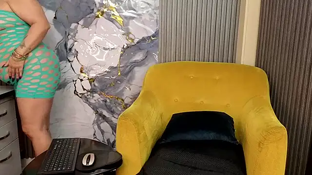 Snapshot of GianellaCox_ chatting on 03/06/26, 10:01 GianellaCox online show from 03/06/26, 10:01