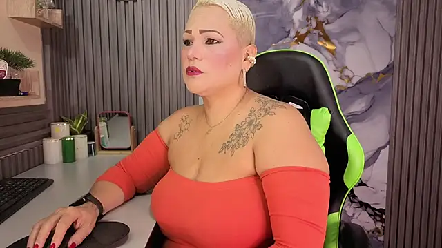 GianellaCox  online show from 07/18/26, 12:09