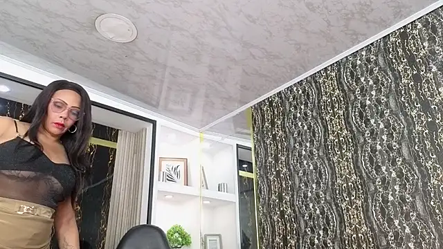 AmberNix online show from 01/16/26, 01:59