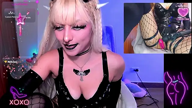 Snapshot of HollyDominic chatting on 01/12/25, 04:18 HollyDominic online show from 01/12/25, 04:18