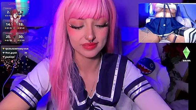 Snapshot of HollyDominic chatting on 10/03/25, 07:00 HollyDominic online show from 10/03/25, 07:00