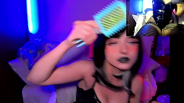 Snapshot of HollyDominic chatting on 10/27/25, 11:20 HollyDominic online show from 10/27/25, 11:20