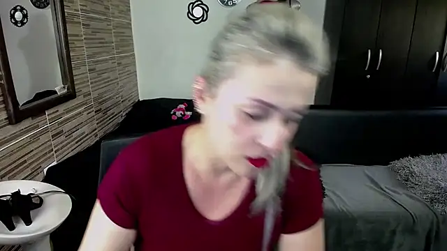 Snapshot of Emma_Rizzoo chatting on 09/20/25, 06:53 Emma Rizzoo online show from 09/20/25, 06:53