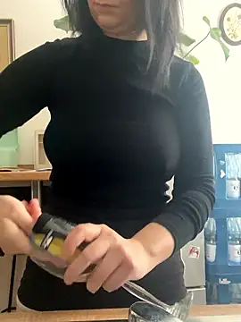 Off  Melonenmandy online show from 01/13/26, 11:48