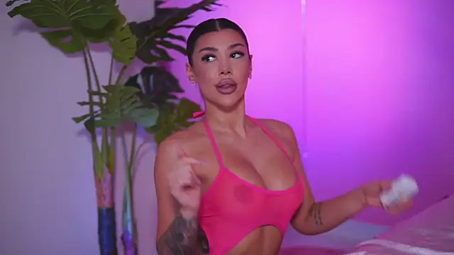 Snapshot of NatyDesiree chatting on 03/06/25, 08:19 NatyDesiree online show from 03/06/25, 08:19