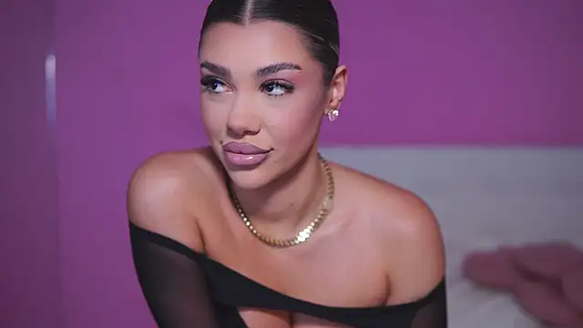 Snapshot of NatyDesiree chatting on 03/07/25, 05:08 NatyDesiree online show from 03/07/25, 05:08