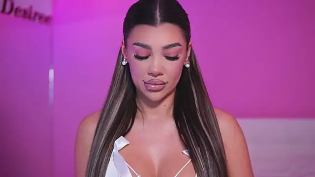 Snapshot of NatyDesiree chatting on 03/09/25, 05:11 NatyDesiree online show from 03/09/25, 05:11