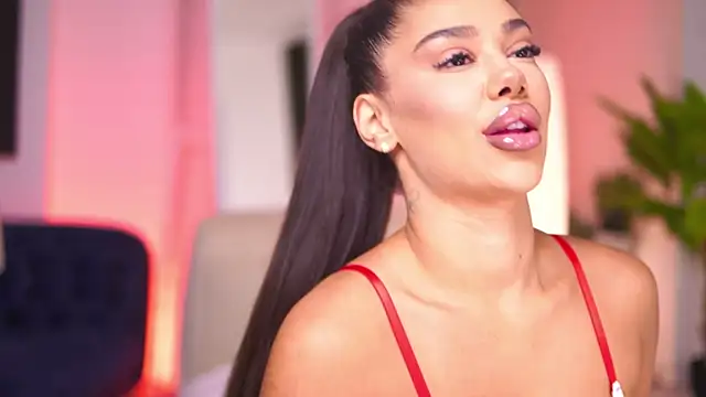 Snapshot of NatyDesiree chatting on 02/15/26, 07:32 NatyDesiree online show from 02/15/26, 07:32