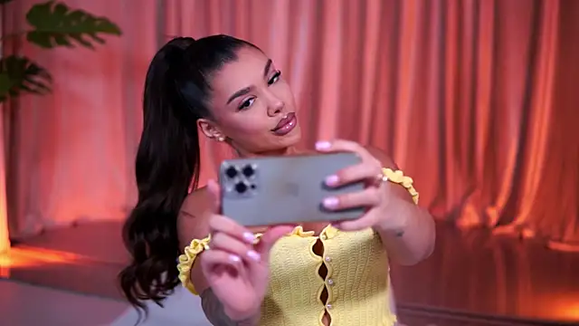 Snapshot of NatyDesiree chatting on 04/08/26, 07:25 NatyDesiree online show from 04/08/26, 07:25