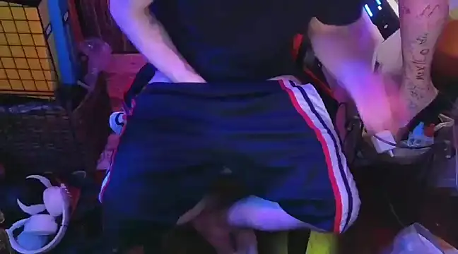 Snapshot of pantslesstraveler_plt chatting on 01/30/25, 04:16 pantslesstraveler plt online show from 01/30/25, 04:16