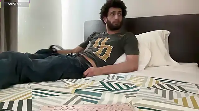 Snapshot of pantslesstraveler_plt chatting on 09/28/25, 04:45 pantslesstraveler plt online show from 09/28/25, 04:45