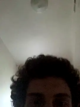 Snapshot of pantslesstraveler_plt chatting on 10/03/25, 10:51 pantslesstraveler plt online show from 10/03/25, 10:51