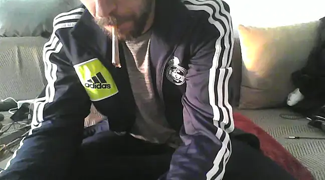 Snapshot of Cipotaz0 chatting on 12/21/24, 04:36 Cipotaz0 online show from 12/21/24, 04:36