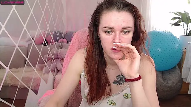 Snapshot of Bella__Swoon chatting on 03/20/25, 03:45 Bella Swoon online show from 03/20/25, 03:45