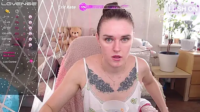 Snapshot of Bella__Swoon chatting on 09/30/25, 03:33 Bella Swoon online show from 09/30/25, 03:33