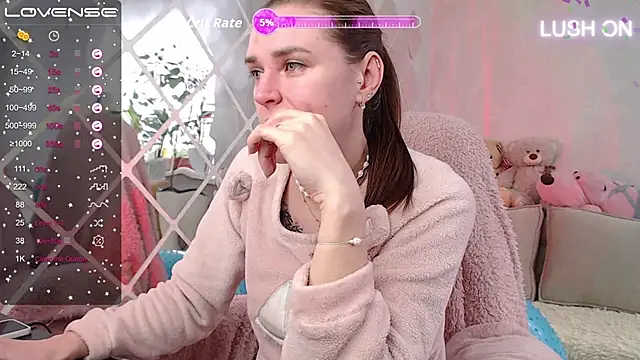 Snapshot of Bella__Swoon chatting on 10/10/25, 05:06 Bella Swoon online show from 10/10/25, 05:06