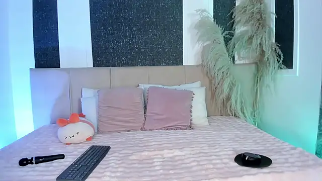 Alaia Manson online show from 02/03/26, 07:52