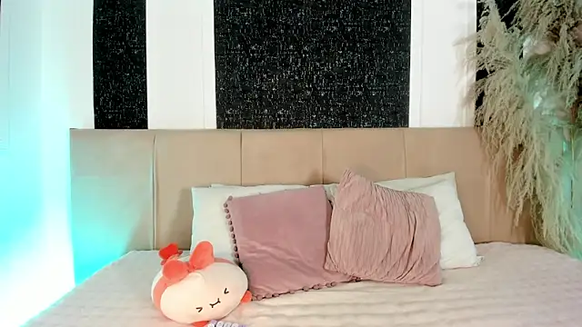 Alaia Manson online show from 02/21/26, 07:37