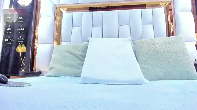 RileySweett online show from 12/21/25, 11:50