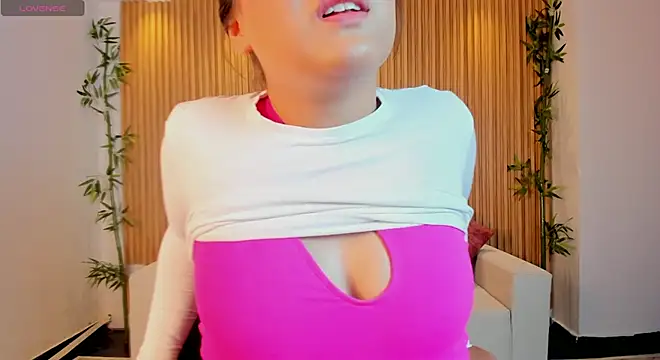 paulina sweett  online show from 04/18/26, 12:31