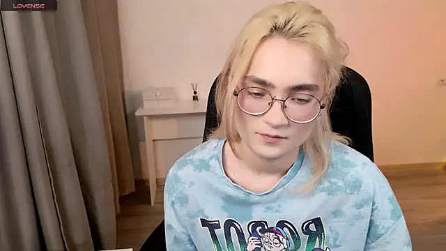 Snapshot of CuteYukiKun chatting on 03/15/26, 07:20 CuteYukiKun online show from 03/15/26, 07:20