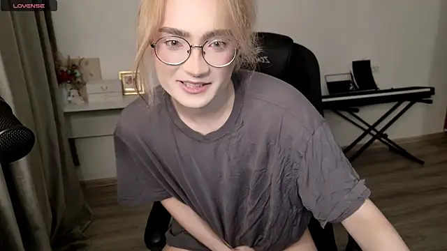 Snapshot of CuteYukiKun chatting on 07/06/26, 12:57 CuteYukiKun online show from 07/06/26, 12:57