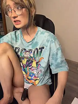 Snapshot of CuteYukiKun chatting on 07/22/26, 12:24 CuteYukiKun online show from 07/22/26, 12:24