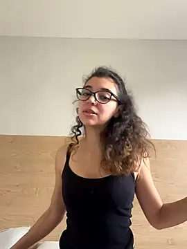 uniquerossie online show from 11/07/25, 10:59