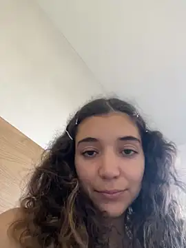 uniquerossie online show from 11/13/25, 10:14