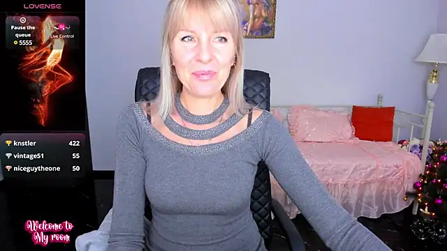 Snapshot of Anita_Tayson chatting on 12/25/24, 06:52 Anita Tayson online show from 12/25/24, 06:52