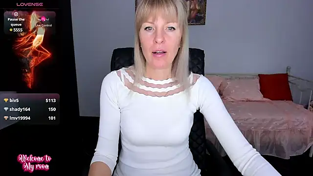 Snapshot of Anita_Tayson chatting on 02/08/25, 10:07 Anita Tayson online show from 02/08/25, 10:07