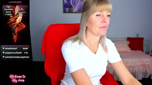 Snapshot of Anita_Tayson chatting on 02/25/25, 10:15 Anita Tayson online show from 02/25/25, 10:15