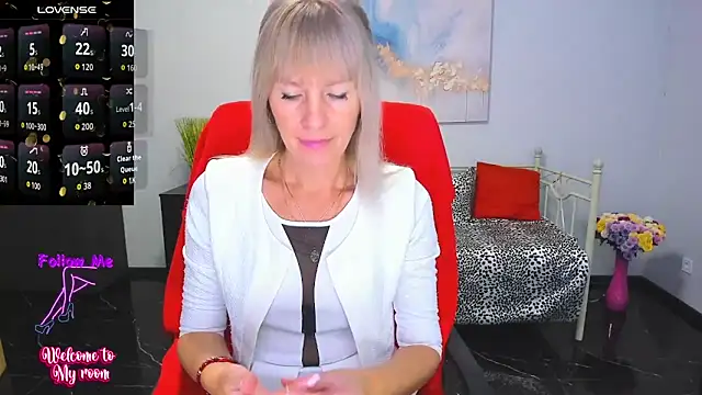 Snapshot of Anita_Tayson chatting on 10/27/25, 07:01 Anita Tayson online show from 10/27/25, 07:01