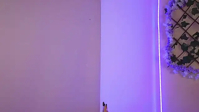 Snapshot of Baby_Xian chatting on 12/22/24, 07:44 Baby Xian online show from 12/22/24, 07:44