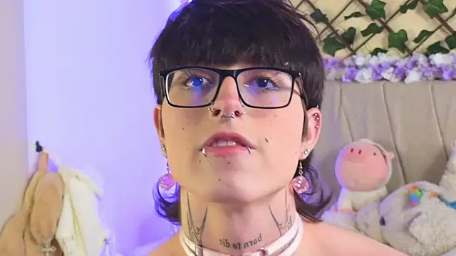 Snapshot of Baby_Xian chatting on 02/05/25, 01:37 Baby Xian online show from 02/05/25, 01:37