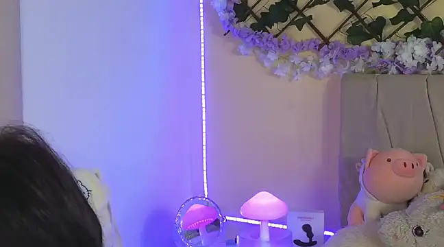 Snapshot of Baby_Xian chatting on 02/18/25, 01:10 Baby Xian online show from 02/18/25, 01:10