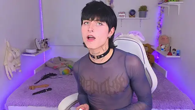 Snapshot of Baby_Xian chatting on 10/31/25, 08:37 Baby Xian online show from 10/31/25, 08:37