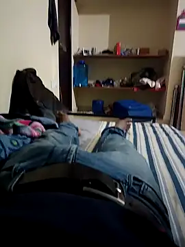 Snapshot of Boy3212 chatting on 12/24/24, 04:30 Boy3212 online show from 12/24/24, 04:30